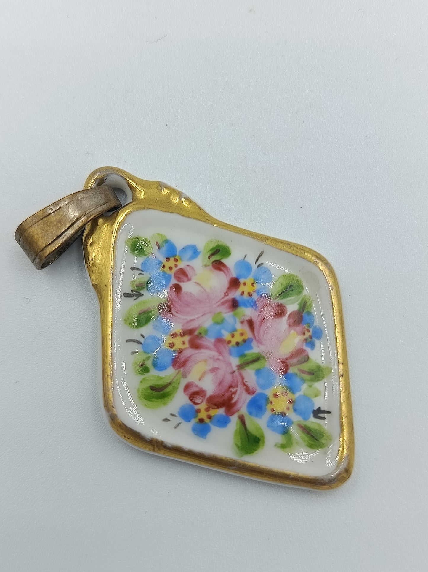 Handbemalter Porzellananhänger