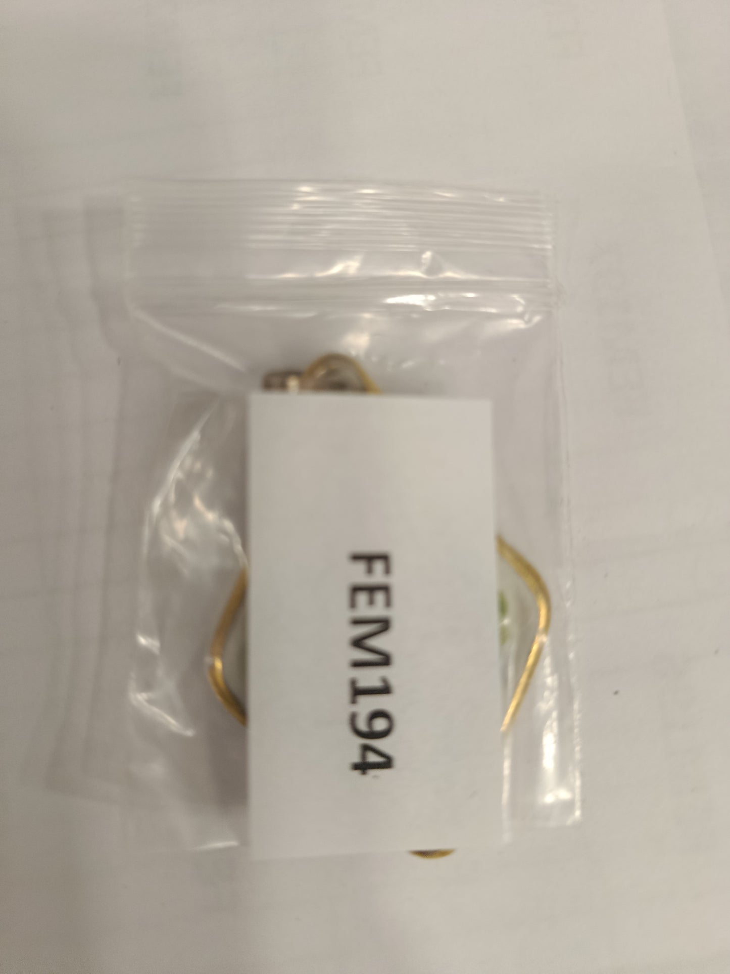 Handbemalter Porzellananhänger