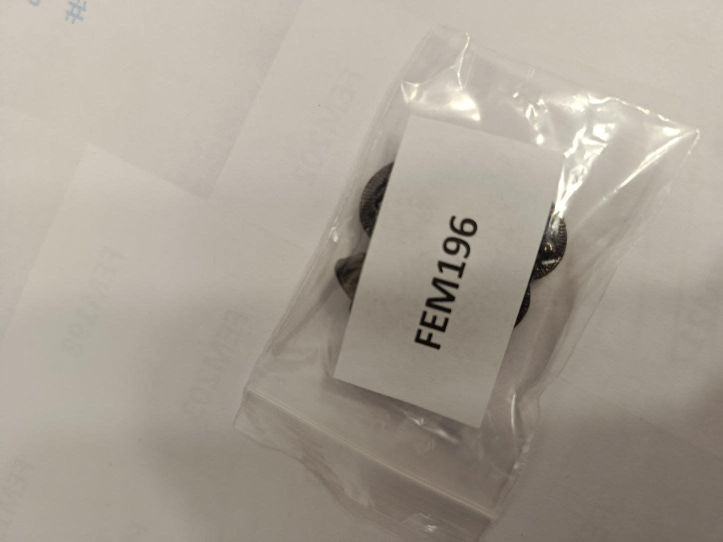 Anhänger im Antik-Look mit Strasssteinen