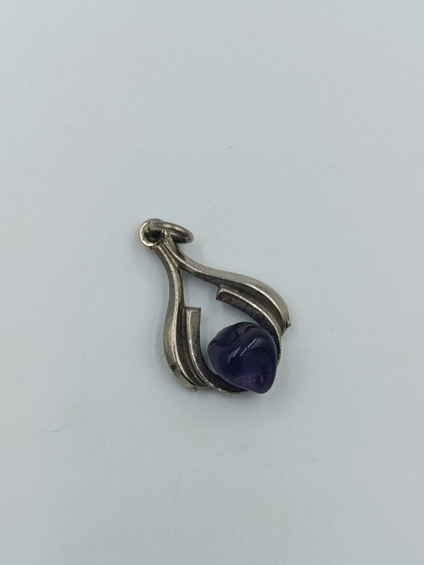 Vintage-Anhänger mit Amethyst-Tropfen
