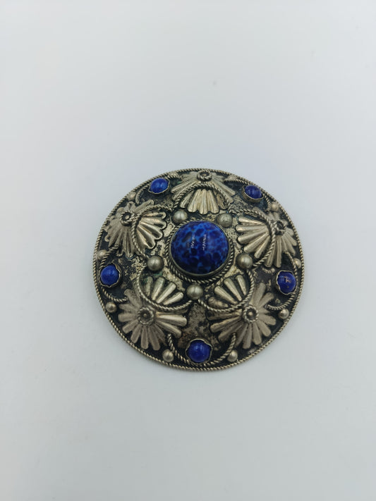 Vintage Filigran-Brosche mit blauen Cabochons