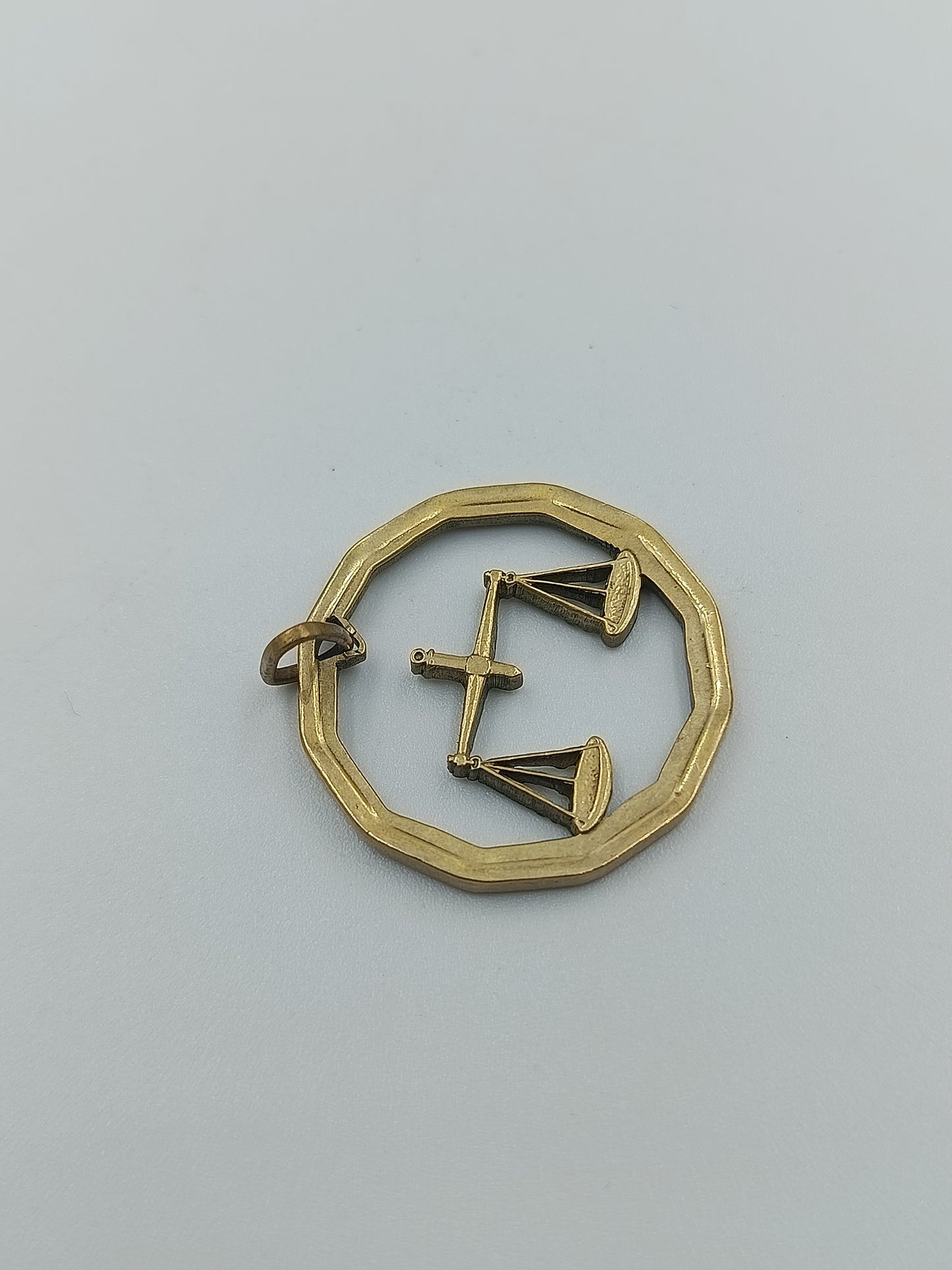 Vintage-Anhänger „Waage“ aus Messing