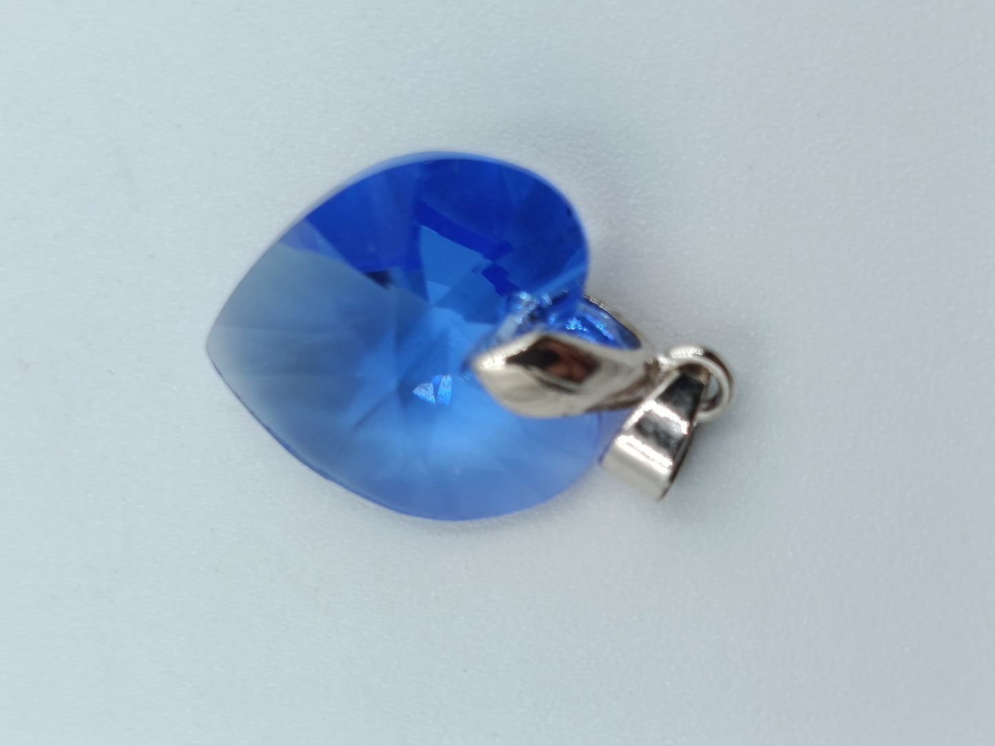 Blauer Kristall-Herzanhänger