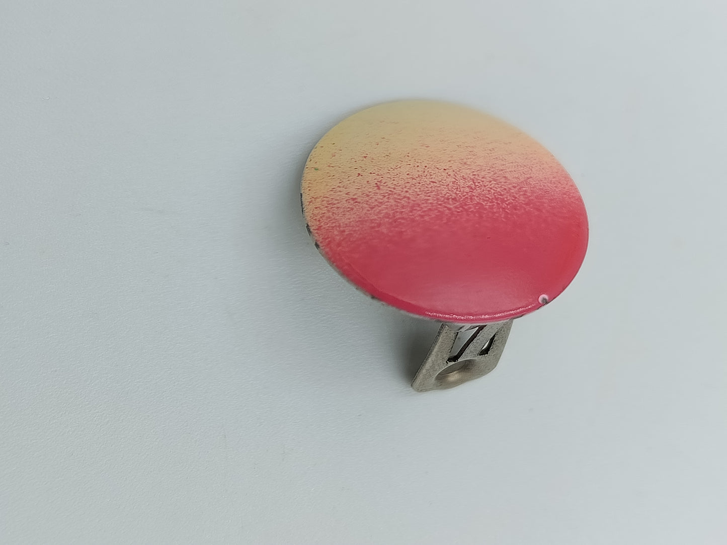 Clip-Ohrring im Farbverlauf Rot-Gelb