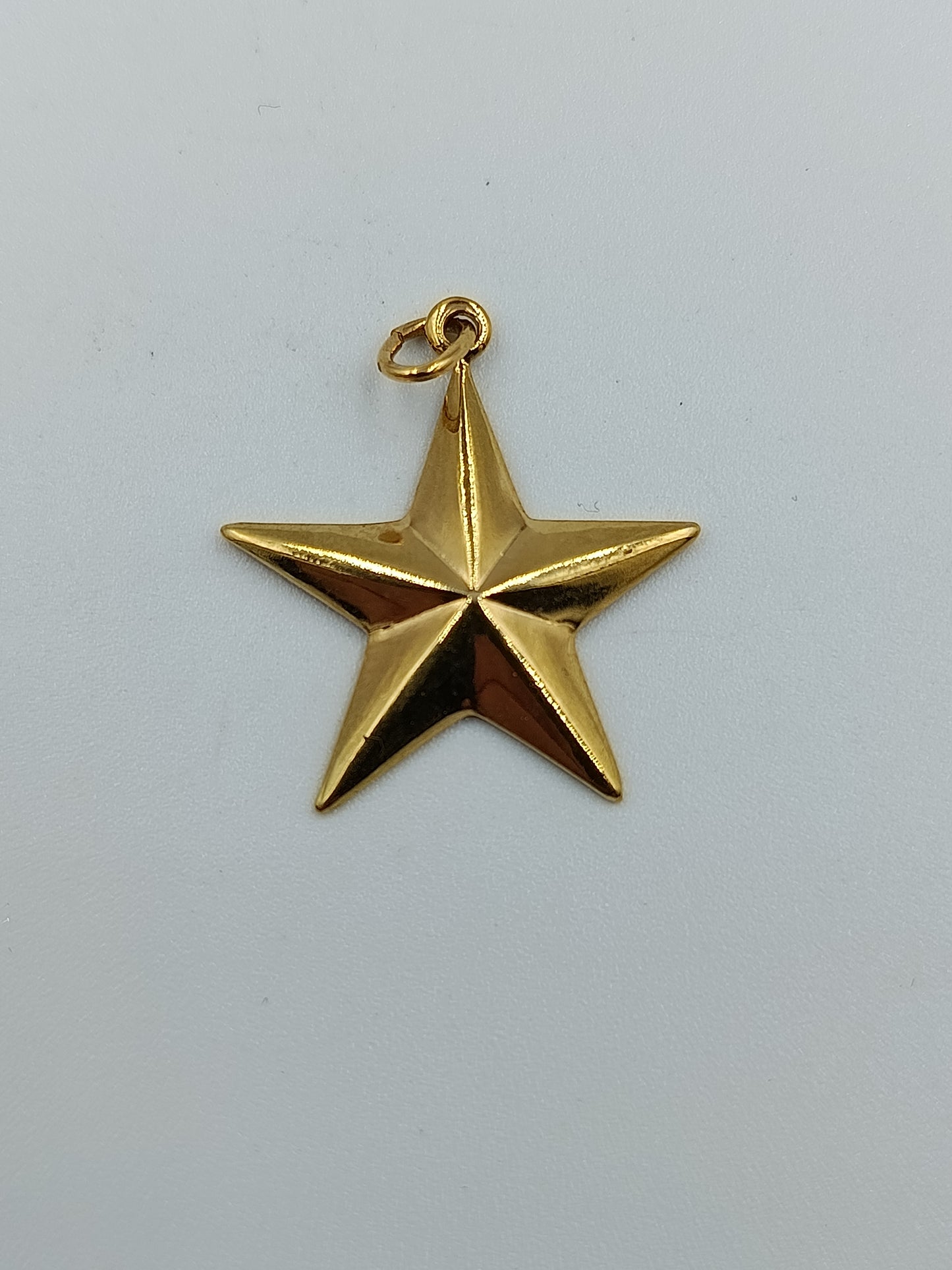 Goldfarbener Stern-Anhänger