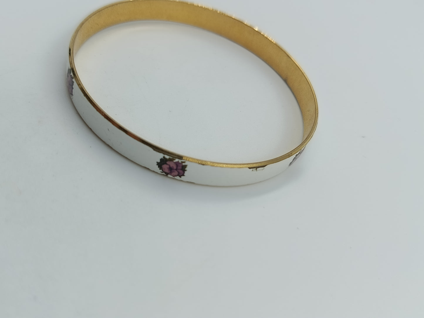 Starres Armreif-Armband mit Rosenmotiv