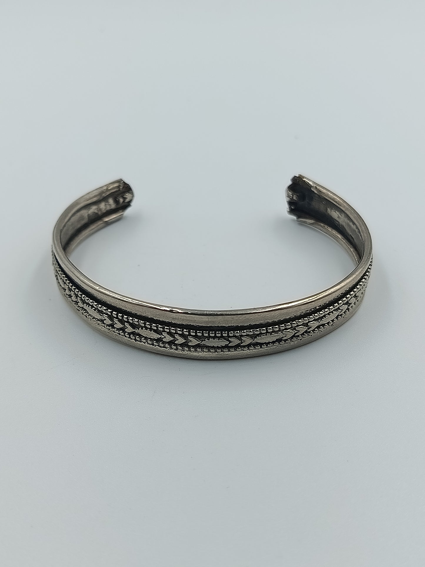 Vintage Armreif mit Ethno-Gravur