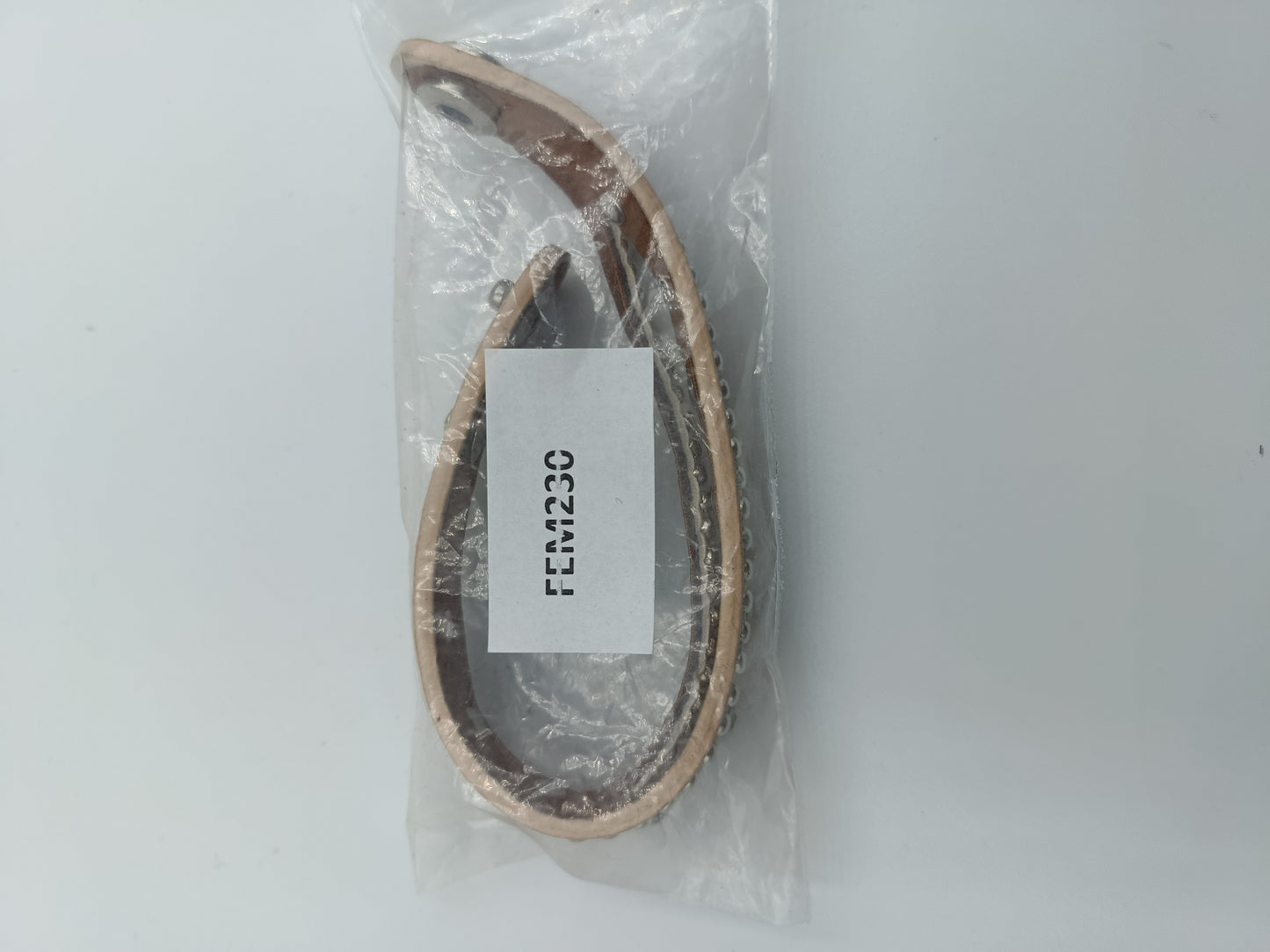 Lederarmband mit Strass und Nieten