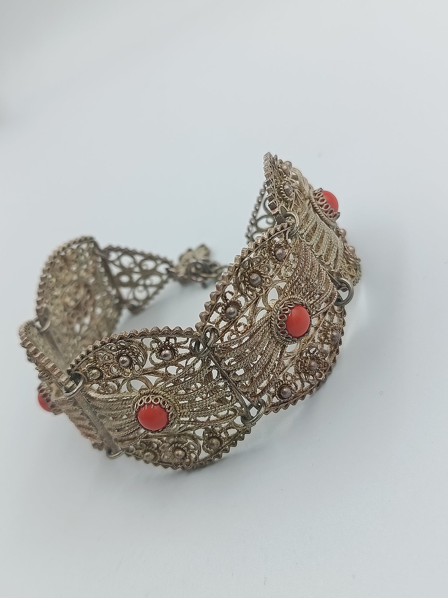 Antikes Silberarmband mit Koralle