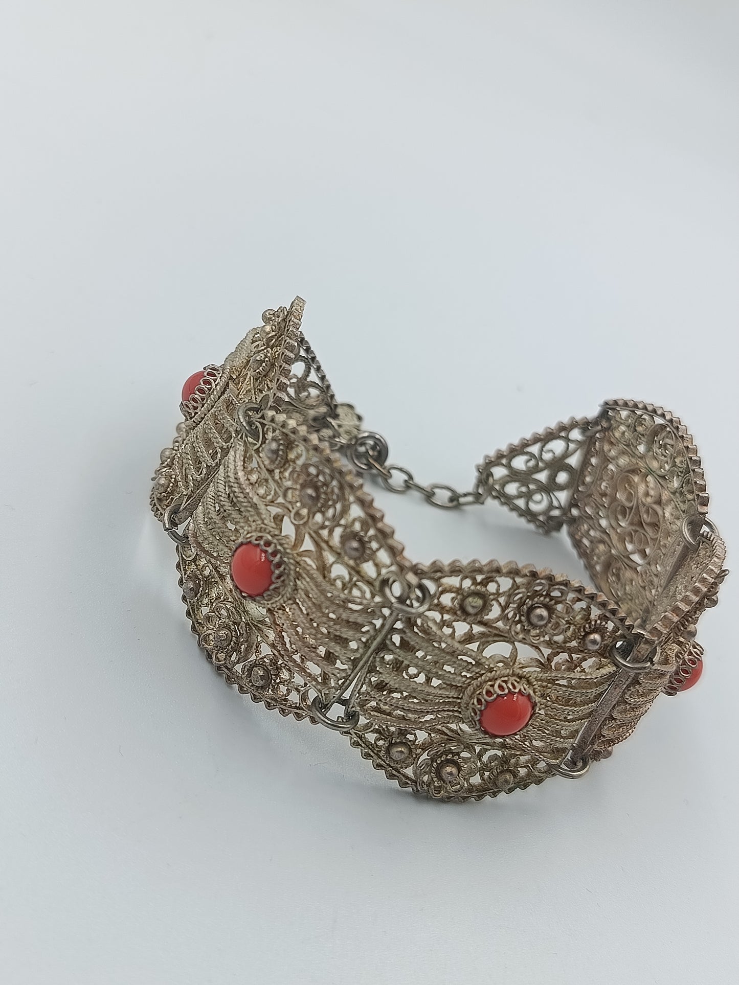 Antikes Silberarmband mit Koralle