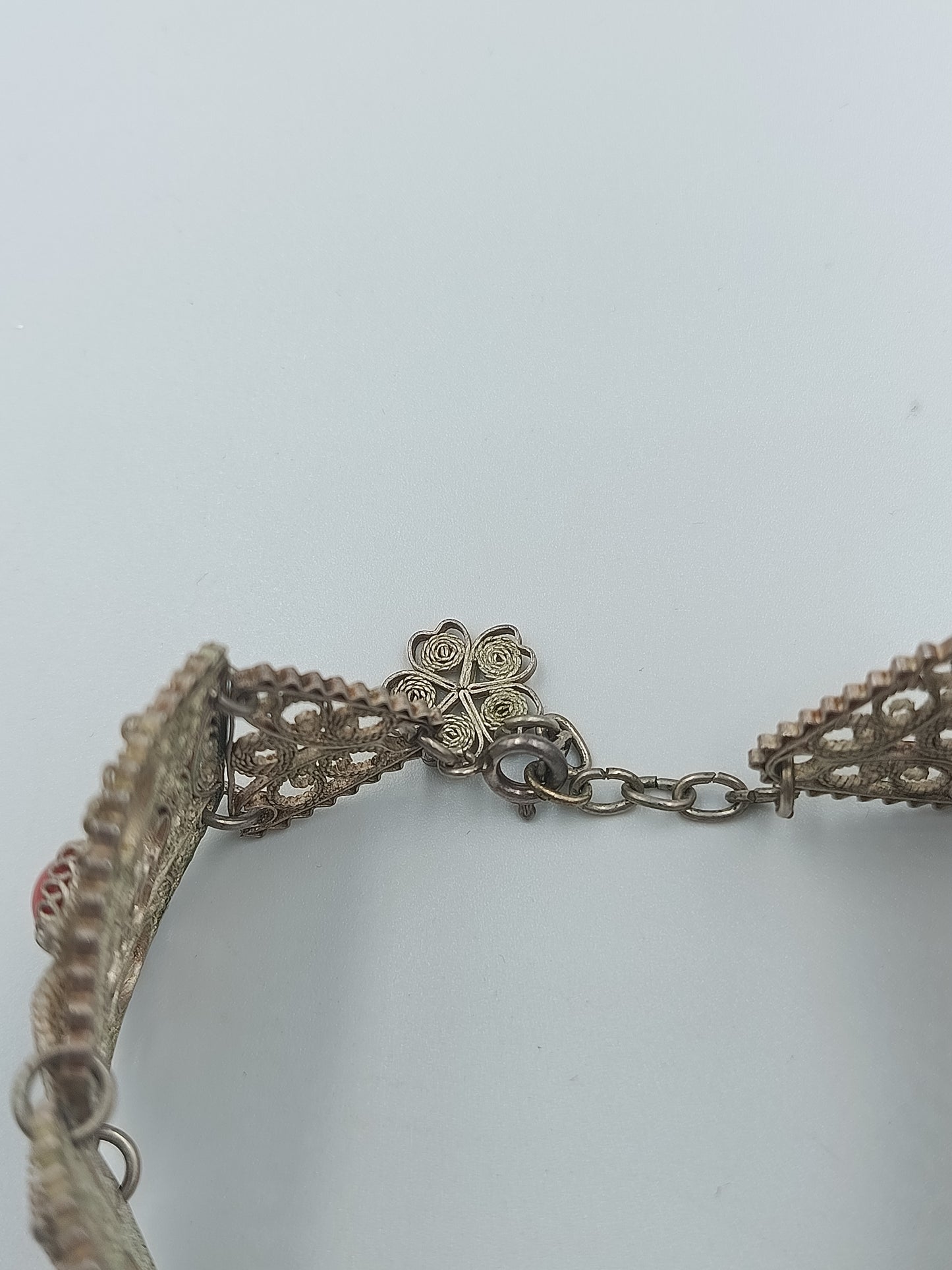 Antikes Silberarmband mit Koralle