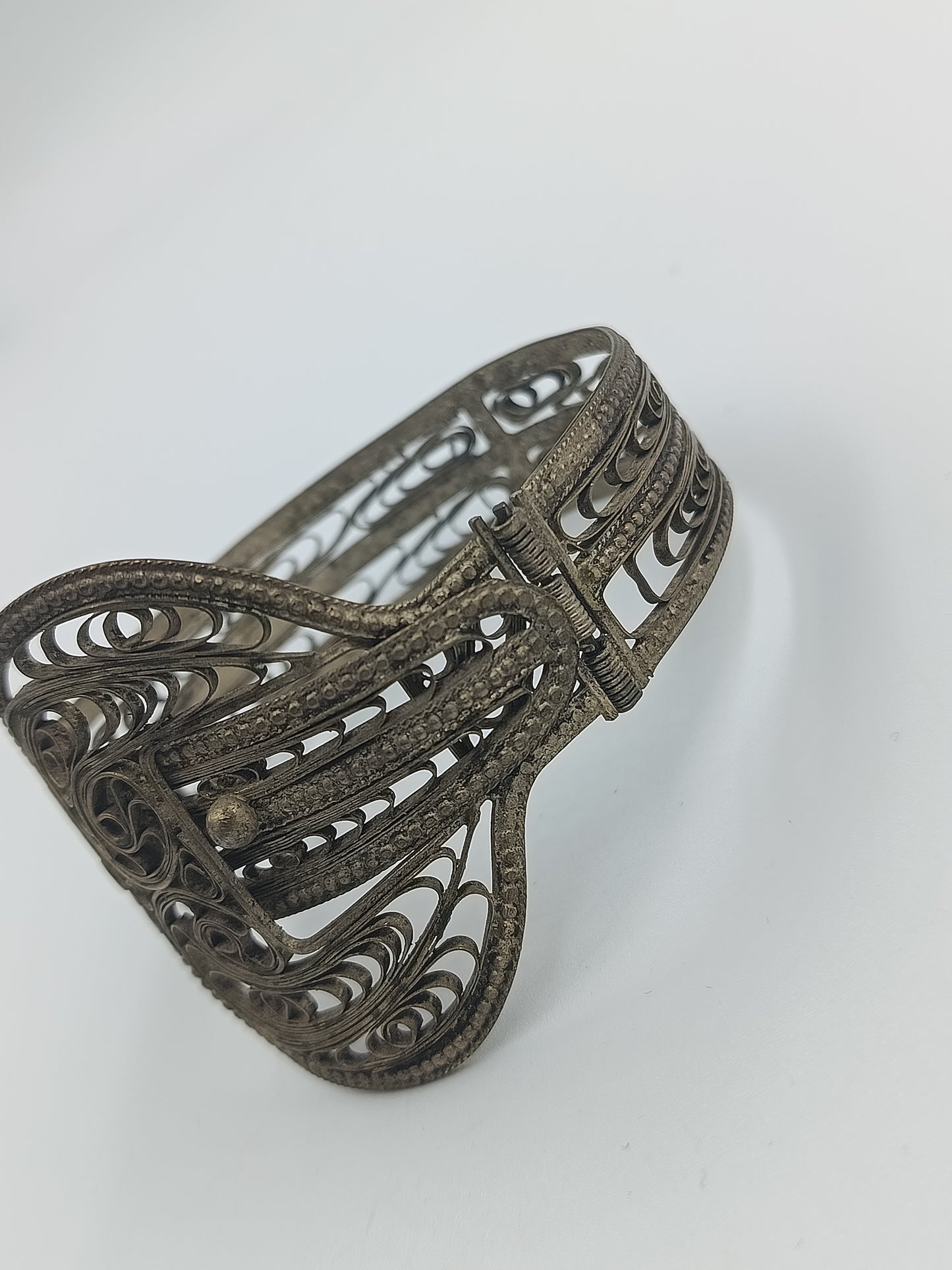 Antikes Armband in aufwendiger Filigranarbeit