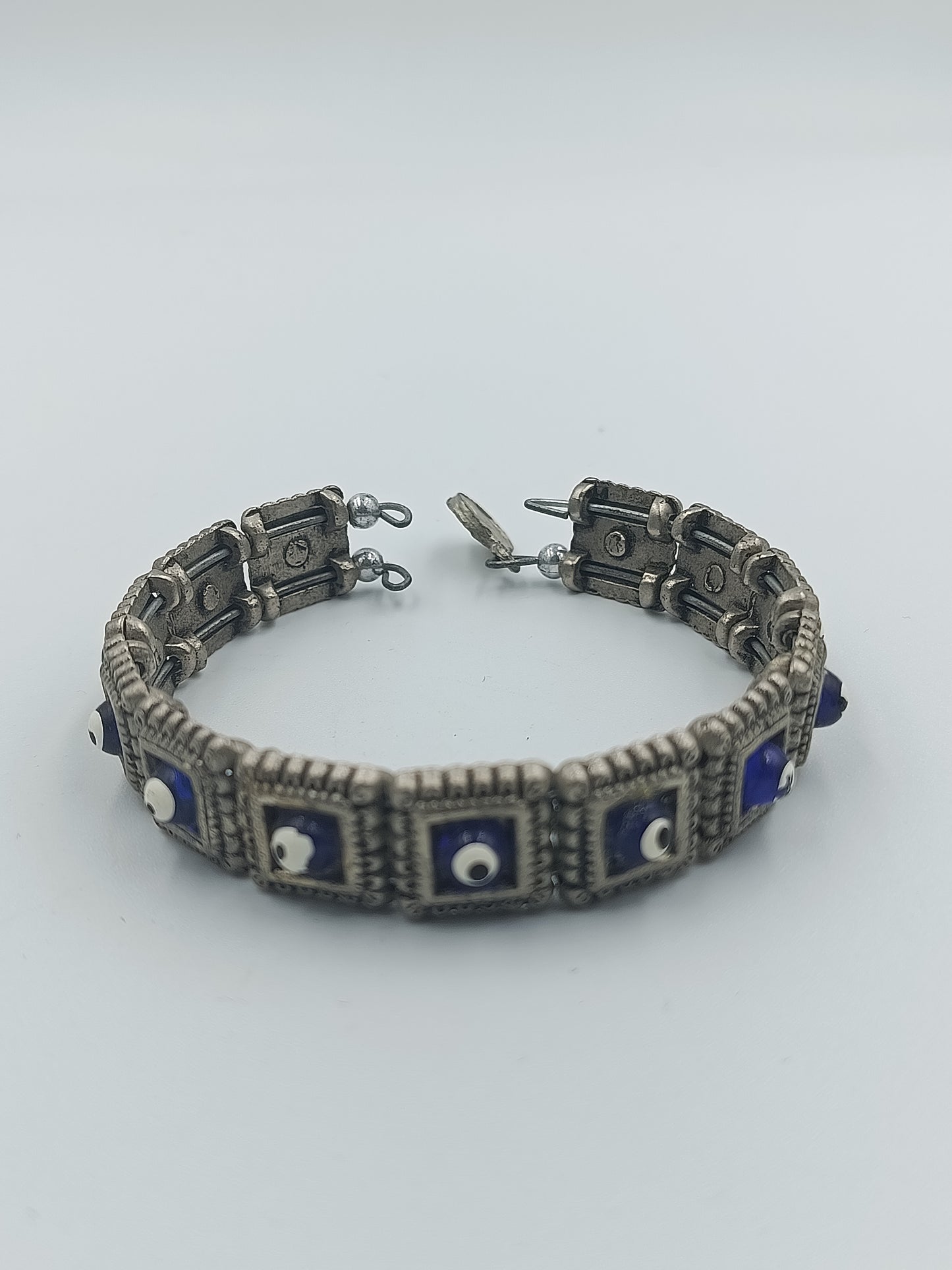 Antikes Silberarmband mit Nazar-Amuletten