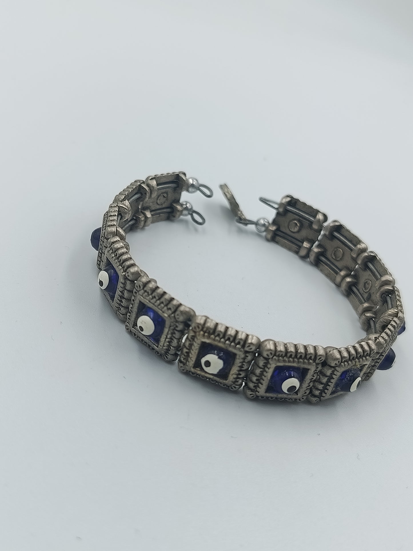 Antikes Silberarmband mit Nazar-Amuletten