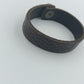 Dunkles Lederarmband mit keltischem Muster