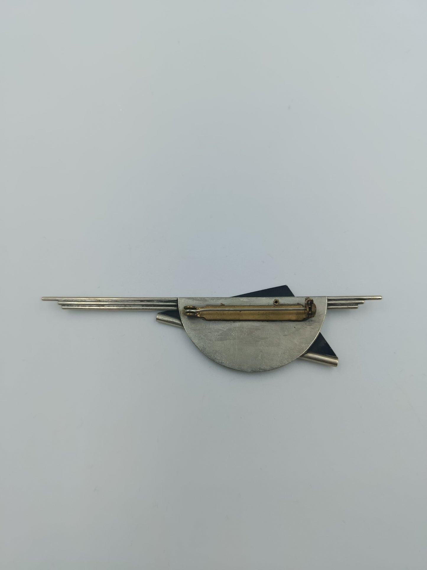 Modernistische Brosche in Silberoptik