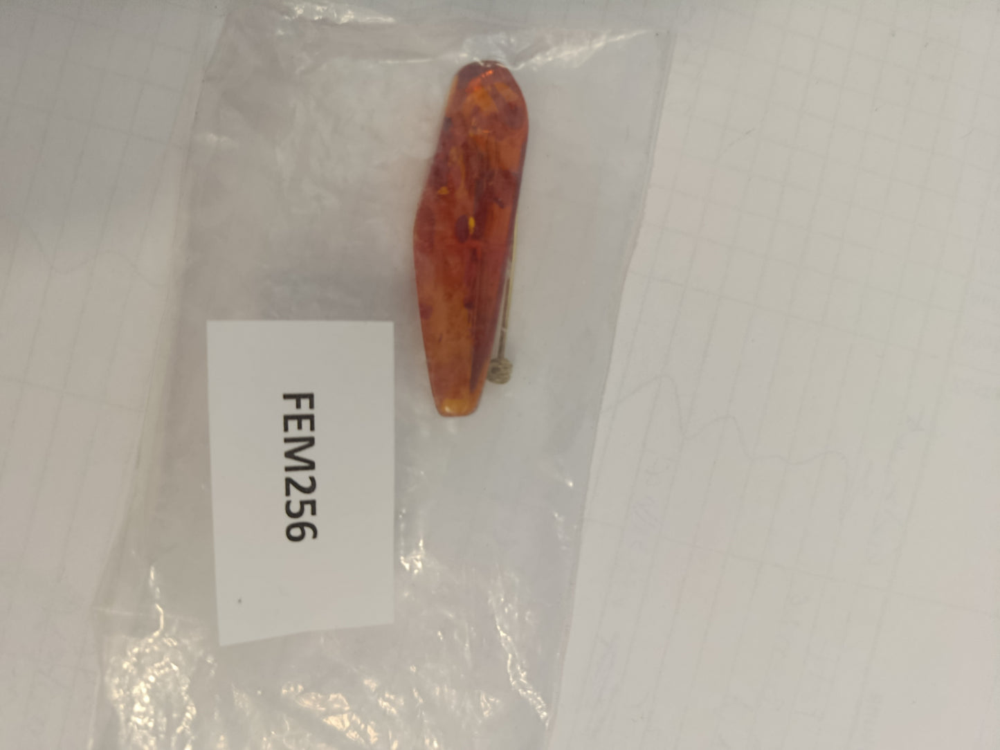 Klassische Bernsteinbrosche