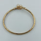 Elegantes Goldfarbenes Armreif mit Perlenbesatz