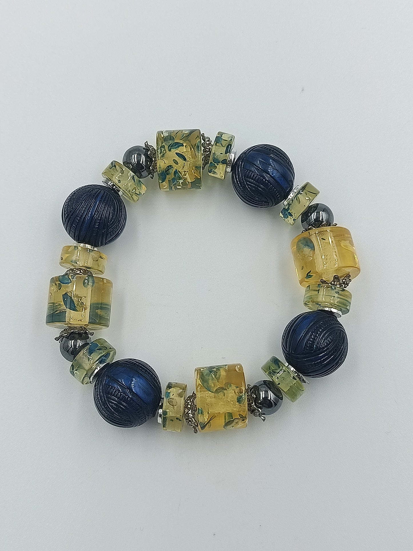 Statement-Armband mit Gelb- und Blautönen