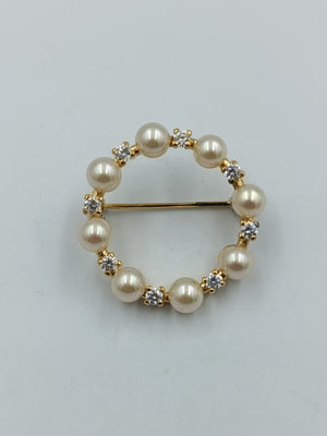 Kreisförmige Brosche mit Perlen & Strass in Goldoptik