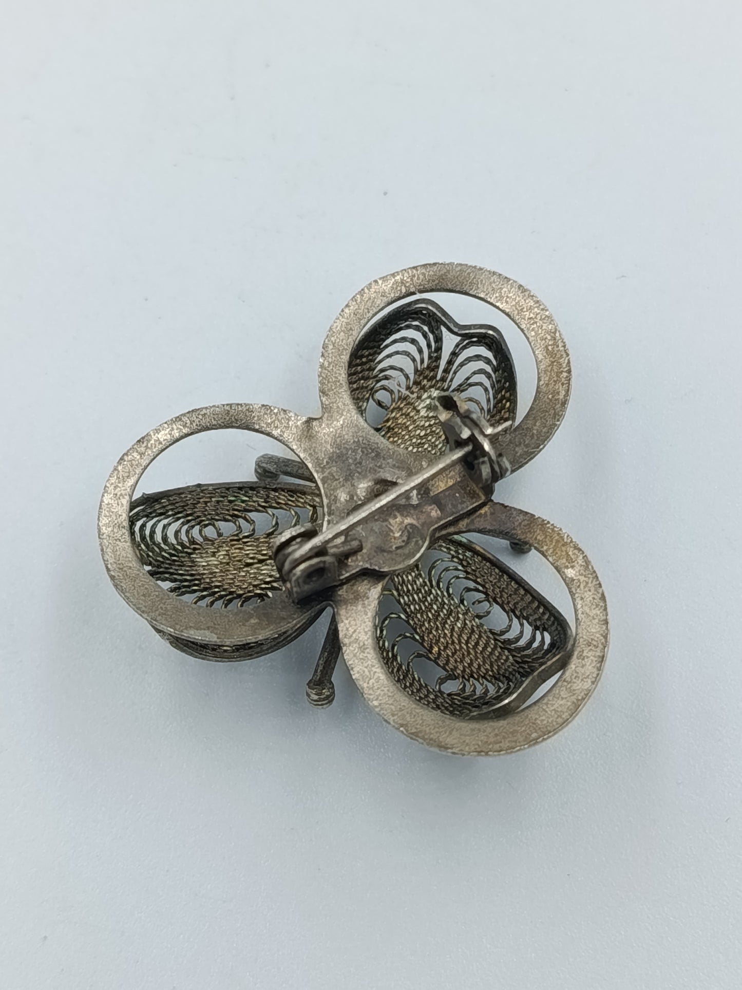 Vintage Filigran-Schmetterlingsbrosche aus Silber