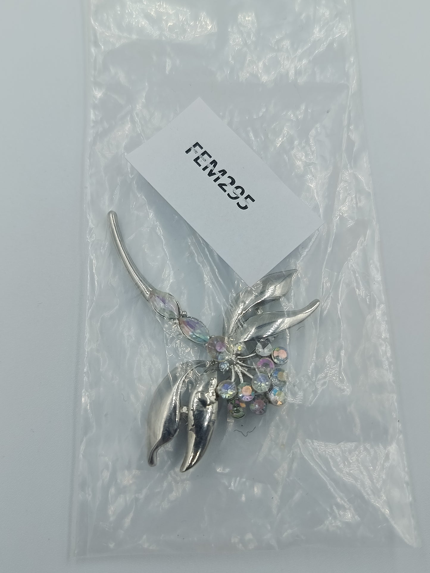 Elegante Strass-Brosche in Blumenform