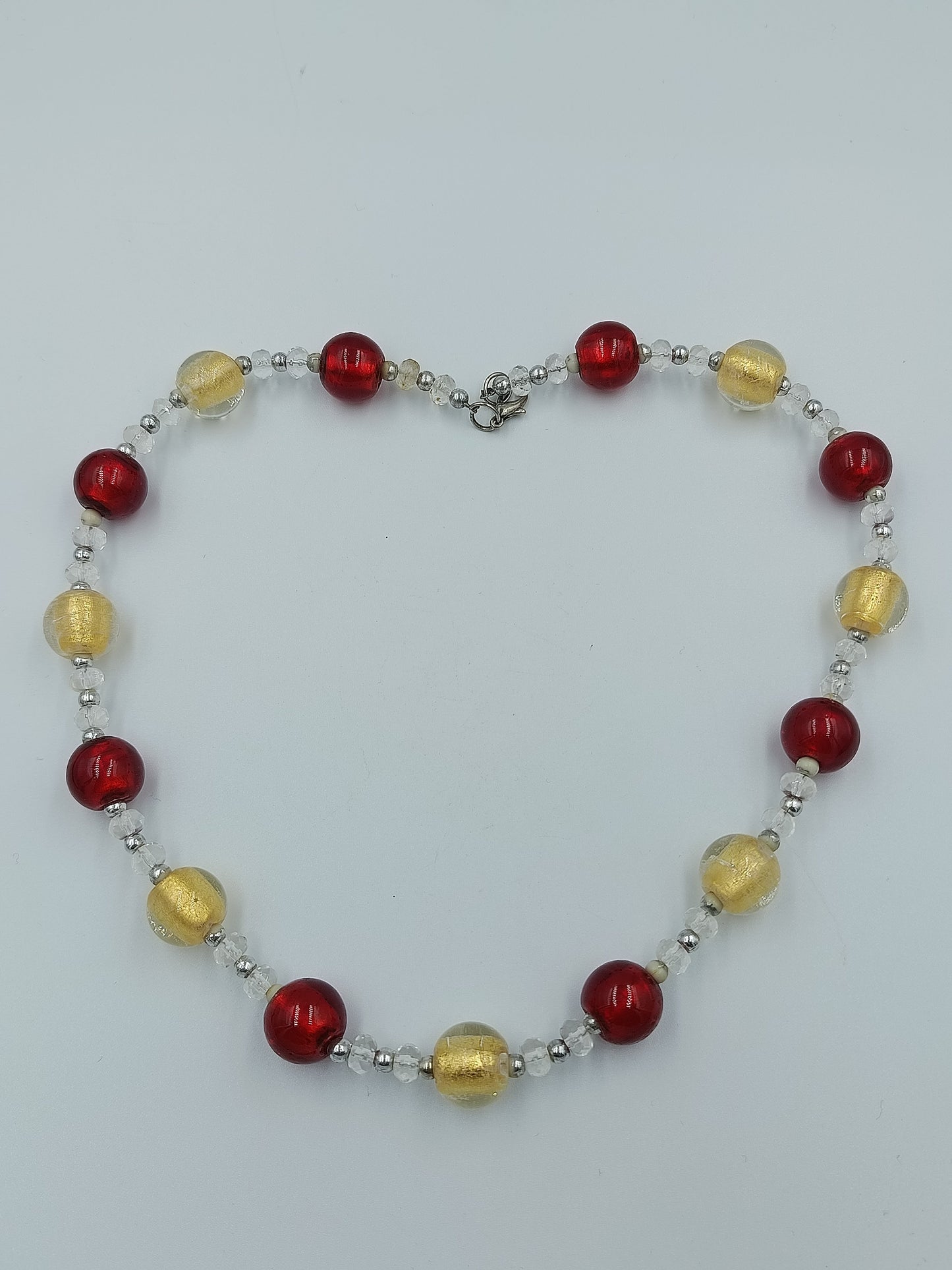 Glasperlenkette in Rot & Gold mit Silberdetails