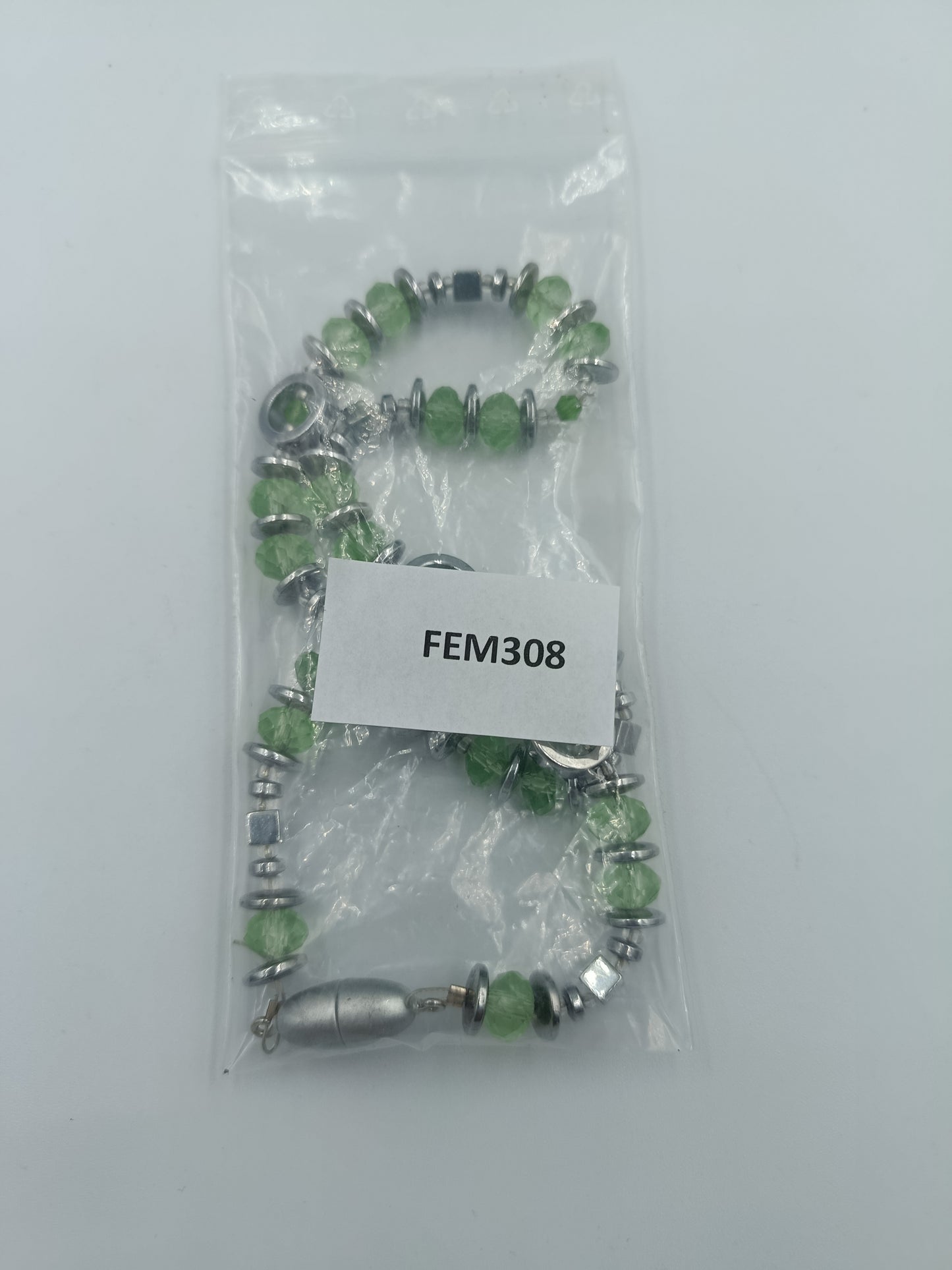 Halskette mit grünen Glasperlen & Metall-Elementen