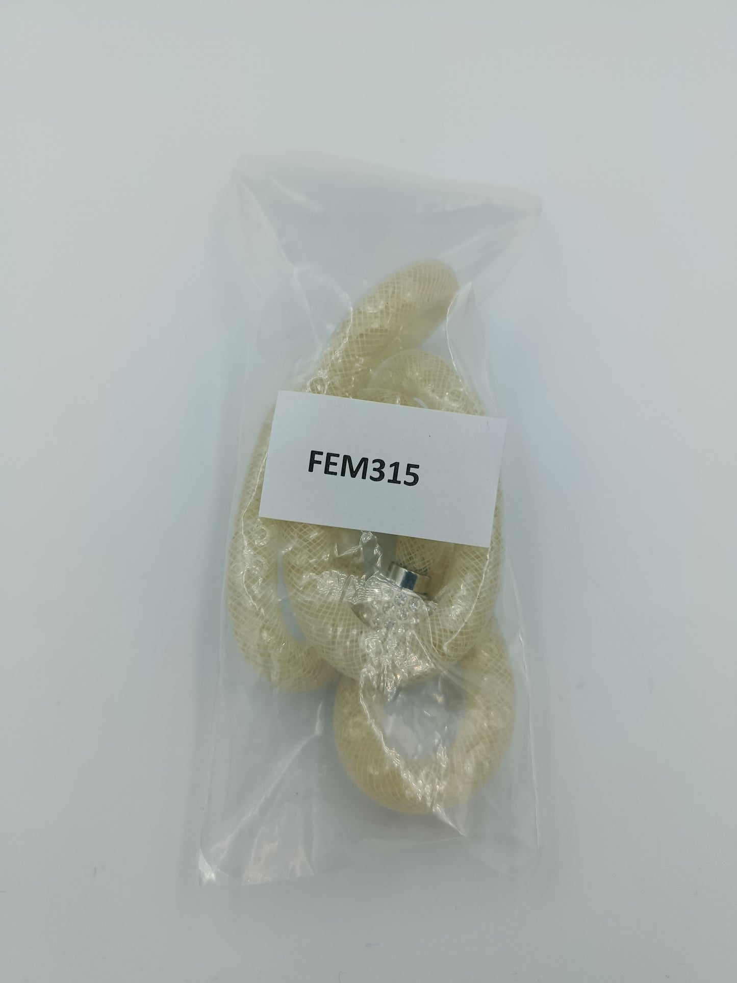 Weiße Mesh-Halskette mit Strass-Magnetverschluss