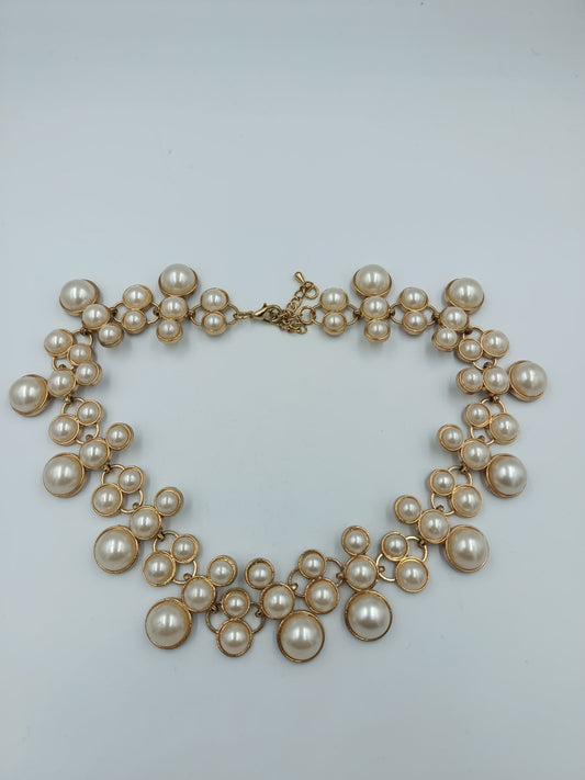 Statement-Perlenkette in Goldfassung