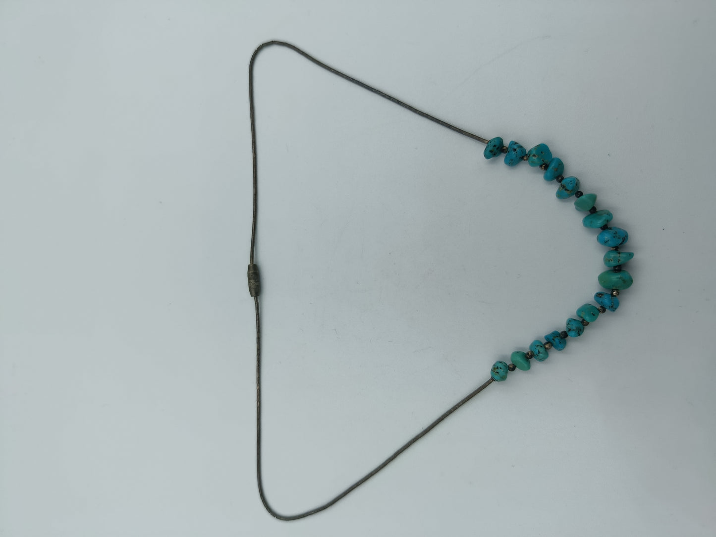 Feine Halskette mit echten Türkis-Splittern