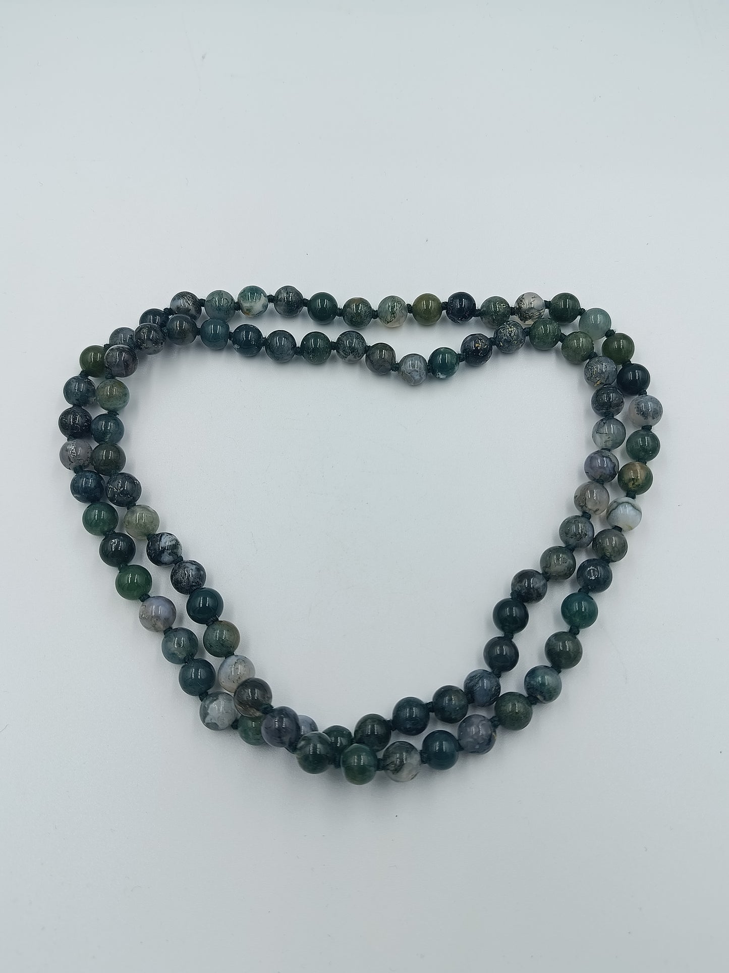 Edelstein-Kette aus Moosachat in Grüntönen