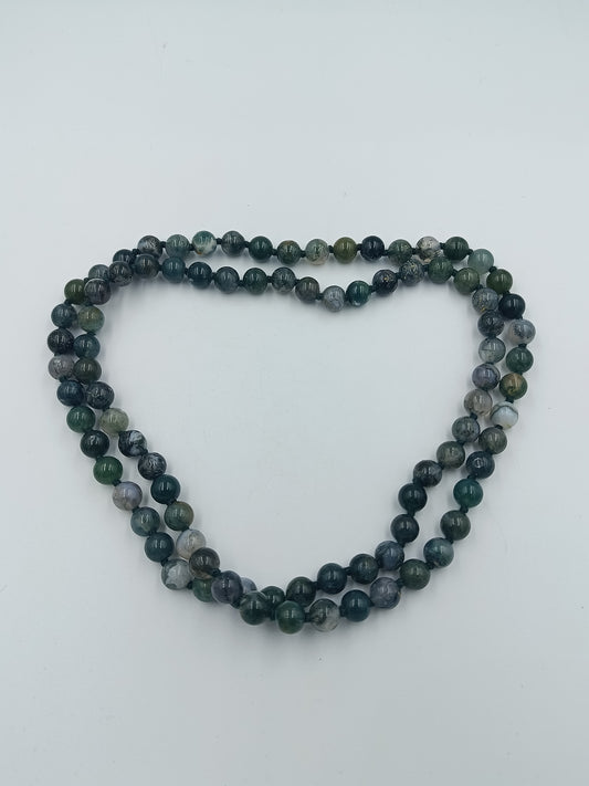 Edelstein-Kette aus Moosachat in Grüntönen