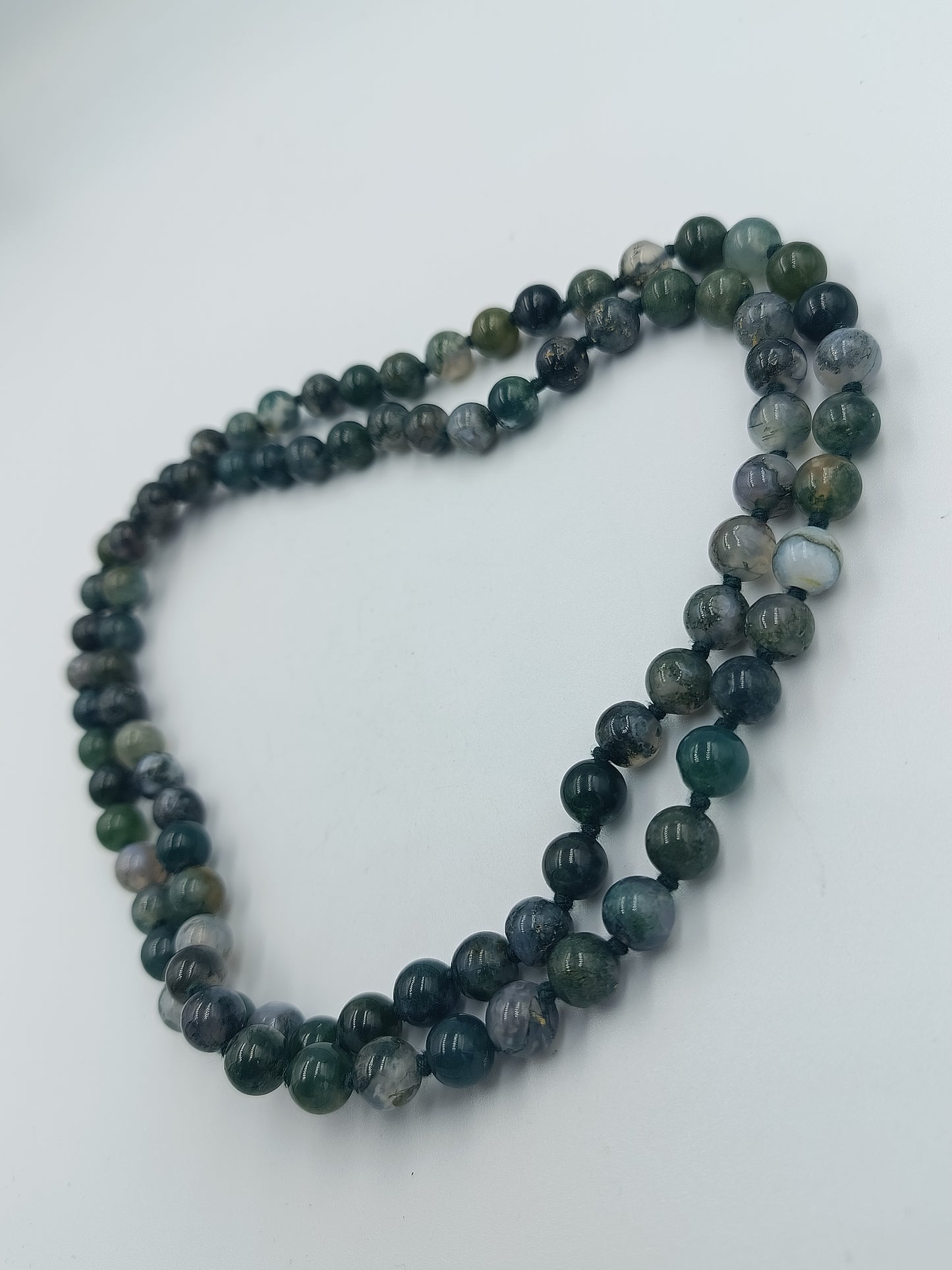 Edelstein-Kette aus Moosachat in Grüntönen