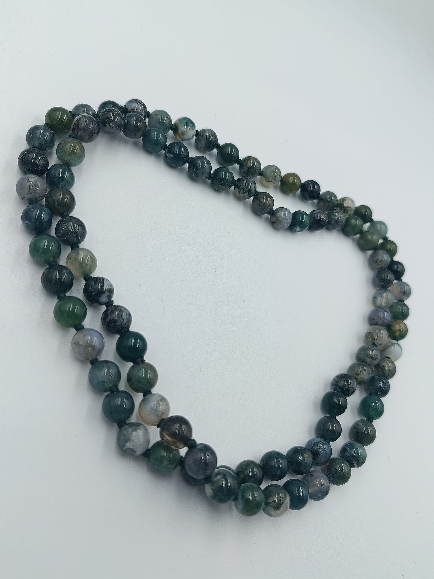Edelstein-Kette aus Moosachat in Grüntönen