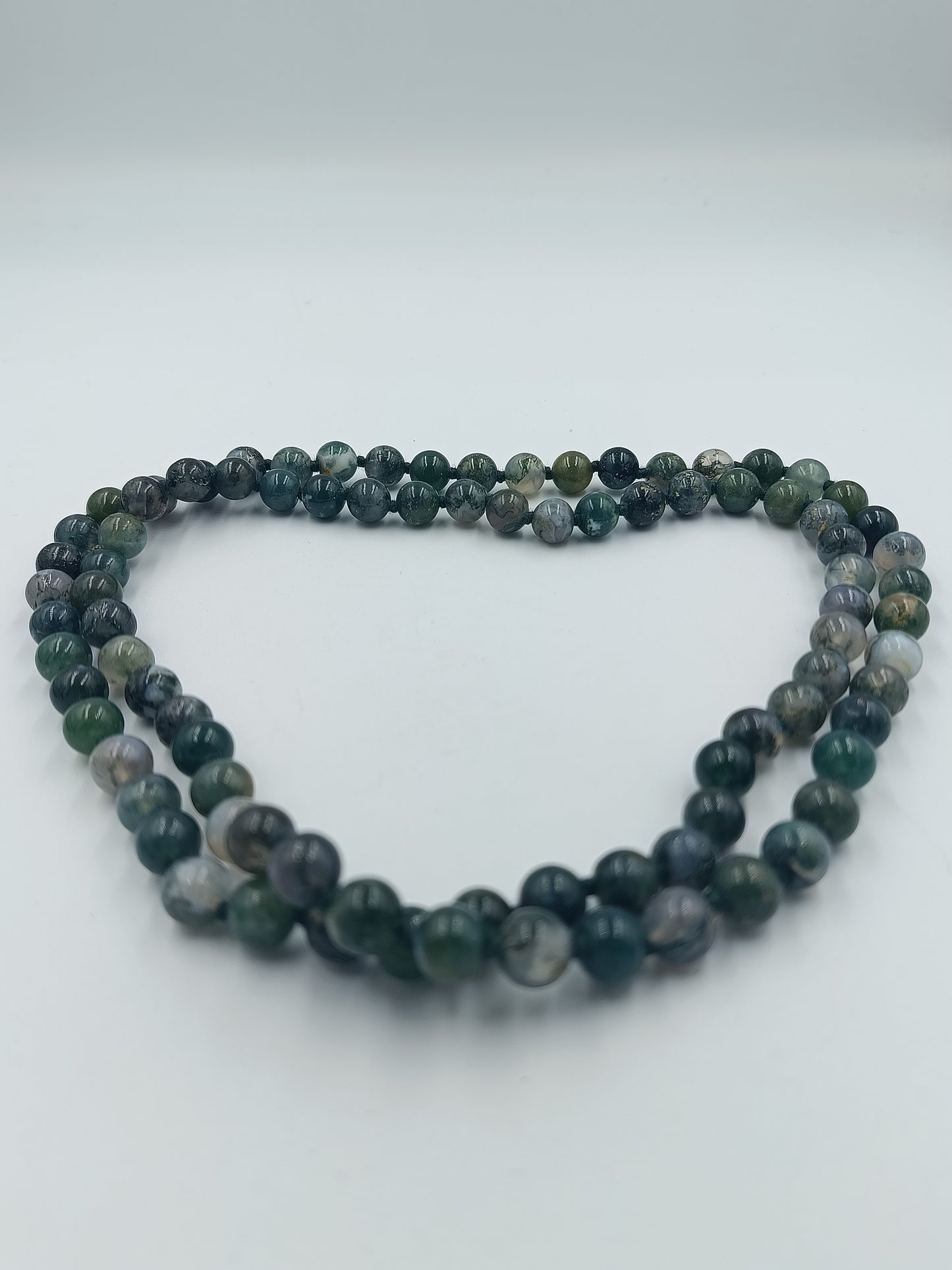 Edelstein-Kette aus Moosachat in Grüntönen
