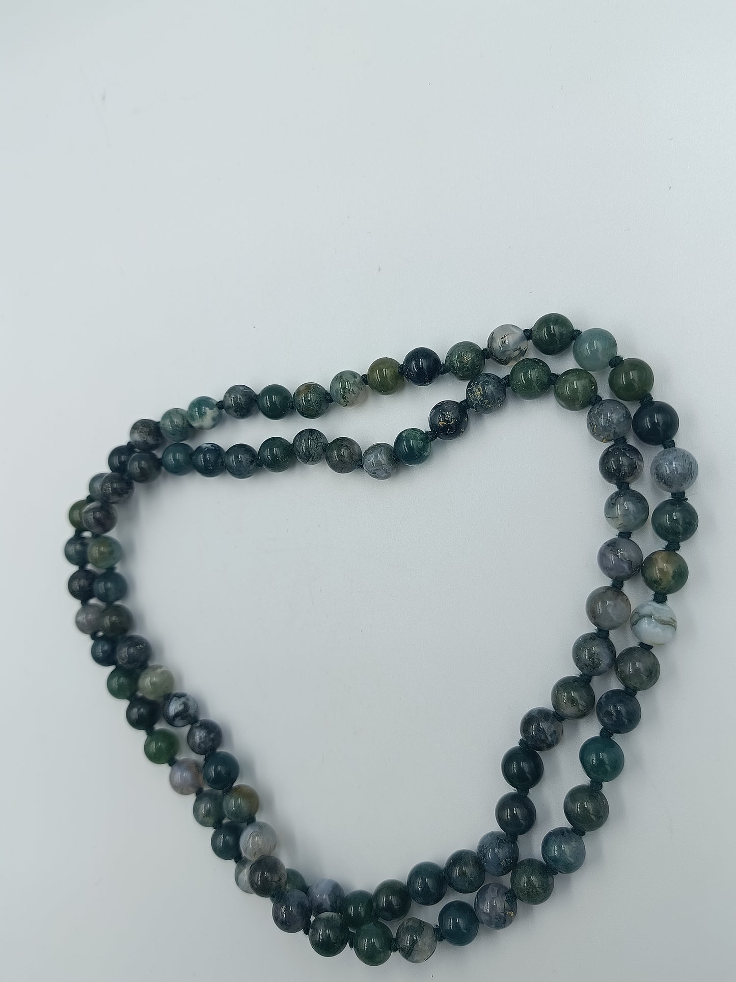 Edelstein-Kette aus Moosachat in Grüntönen