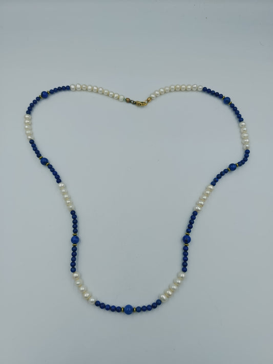 Perlenkette mit Lapislazuli-Elementen