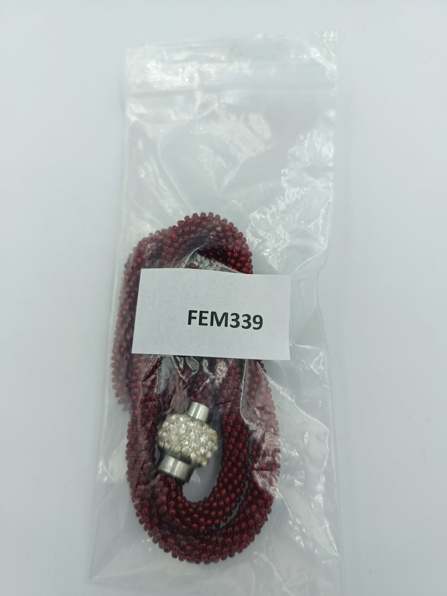 Rote Kette mit Strass-Magnetverschluss