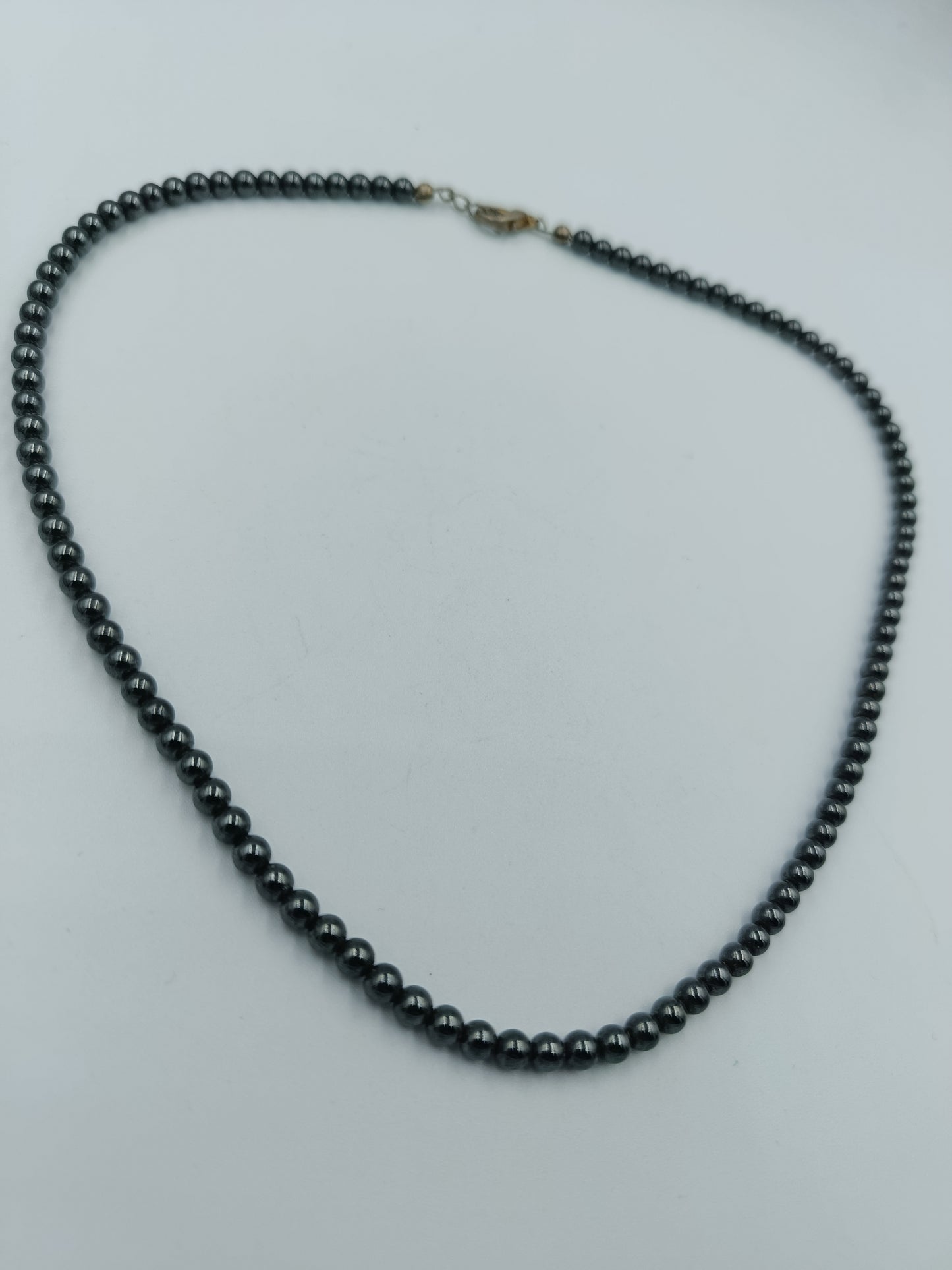 Klassische Hämatit-Perlenkette