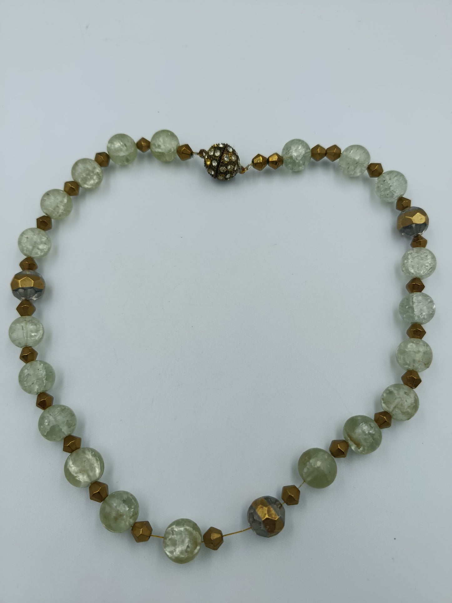 Glasperlenkette in Grün-Gold mit Strassverschluss