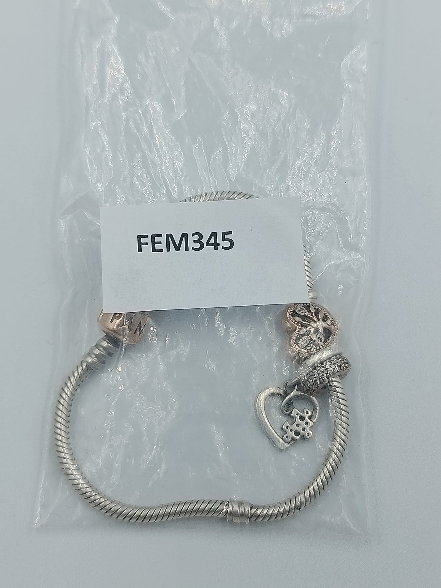 Pandora Armband mit Charms in Silber & Roségoldoptik