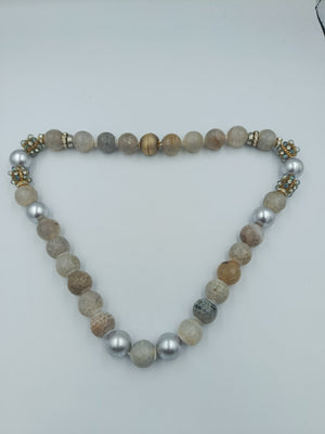 Statement-Halskette mit Achatperlen & Strass-Elementen