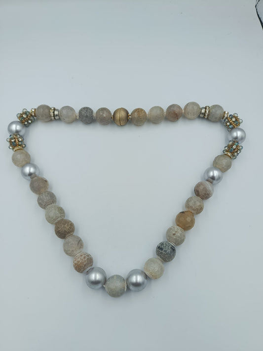 Statement-Halskette mit Achatperlen & Strass-Elementen