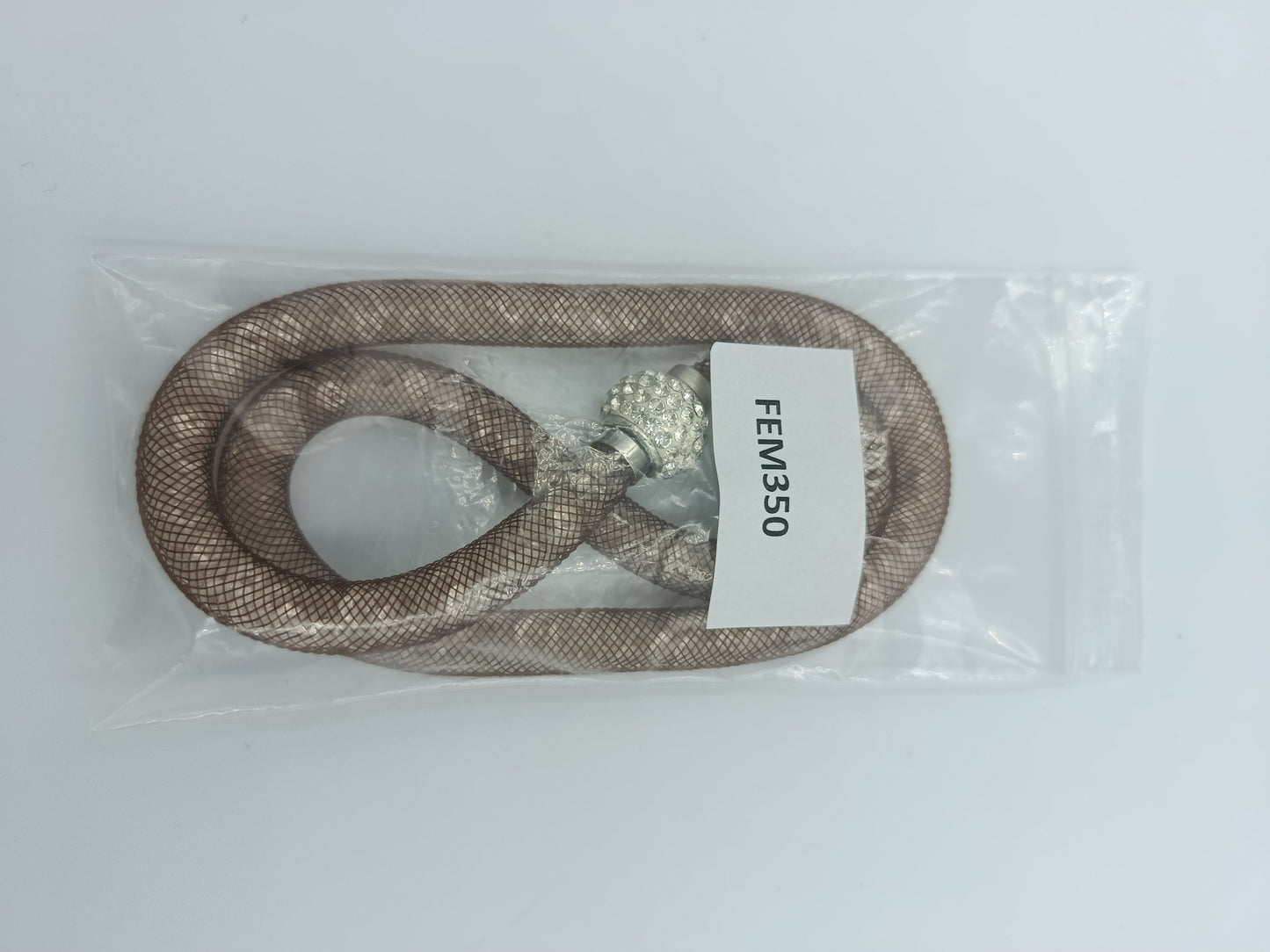 Moderne Netz-Halskette in Beige mit Strassverschluss