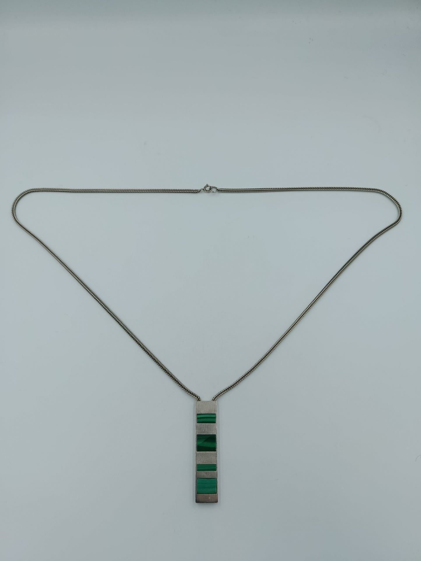 925 Silberkette mit modernem Malachit-Anhänger