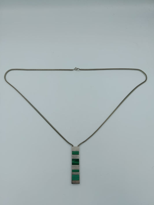 925 Silberkette mit modernem Malachit-Anhänger