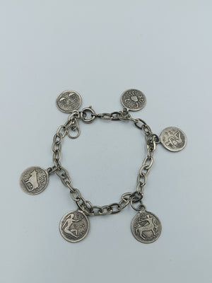 Versilbertes Münz-Armband im Antik-Stil