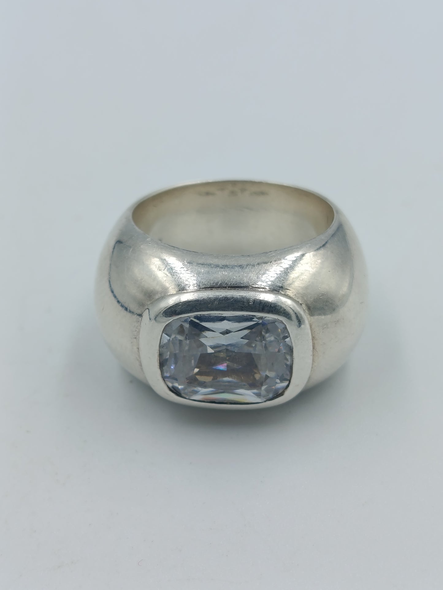 Massiver 925er Silberring mit großem Zirkonia