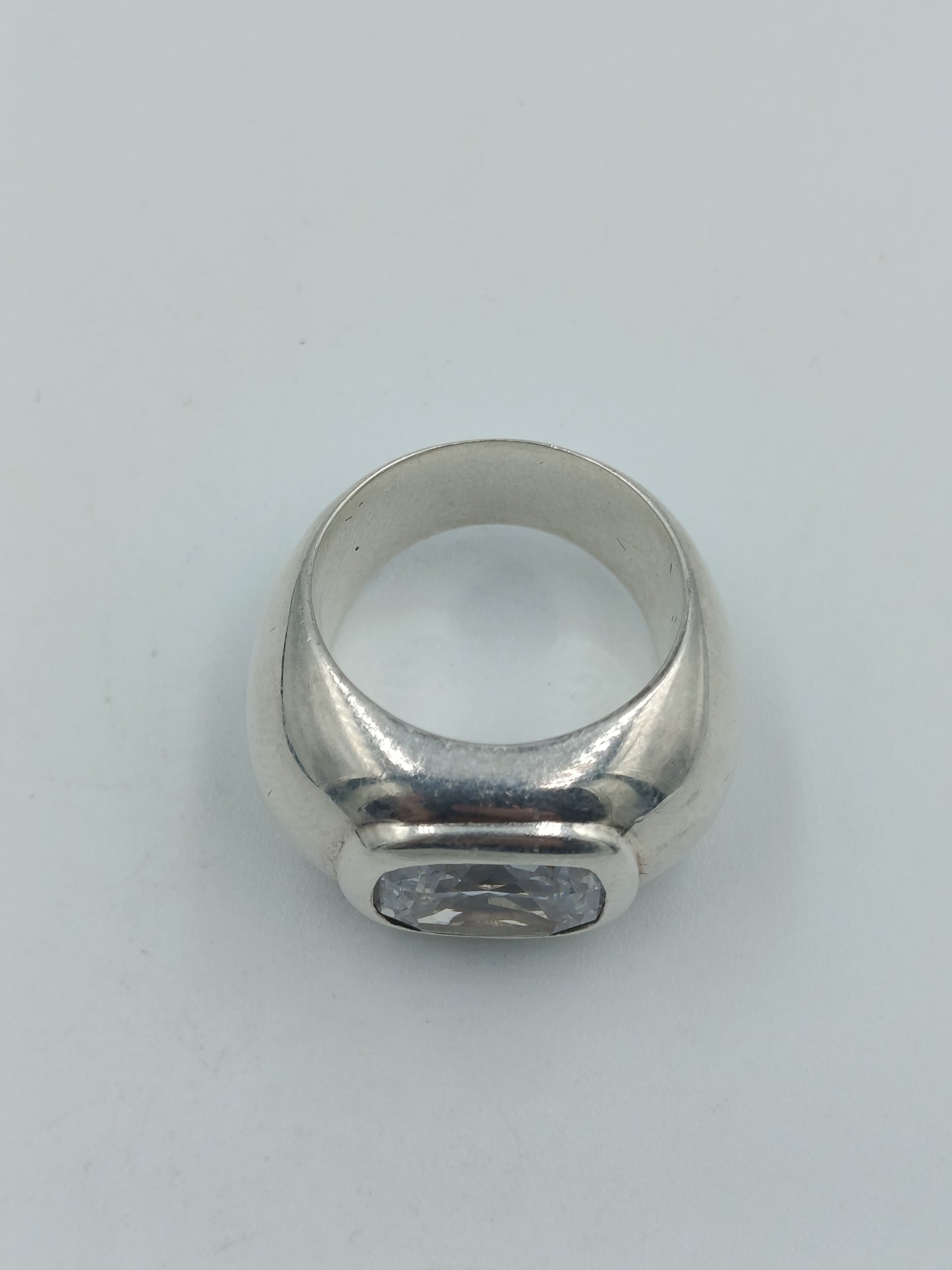 Massiver 925er Silberring mit großem Zirkonia